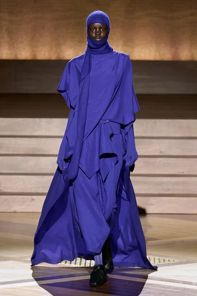 Look 28